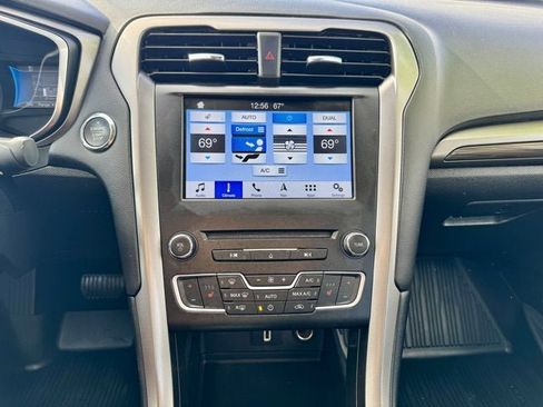 Used 2017 Ford Fusion Energi SE image 16
