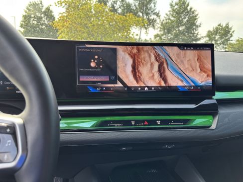 Used 2024 BMW i5 eDrive40i w/ M Sport Package RWD image 18
