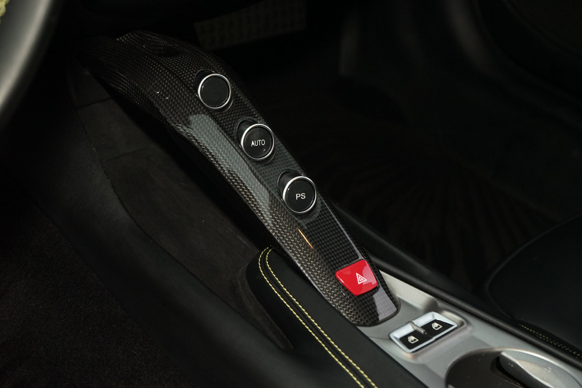 Used 2015 Ferrari F12 Berlinetta RWD image 18