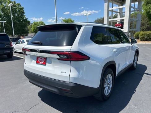 Used 2024 Toyota Grand Highlander AWD image 7