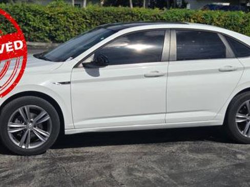 Used 2019 Volkswagen Jetta R-Line w/ R-Line Cold Weather Package image 2