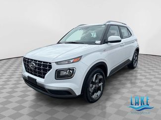 Used 2022 Hyundai Venue SEL video 1