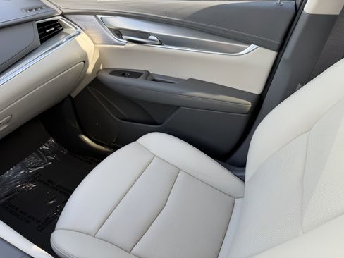 Certified 2024 Cadillac XT5 Premium Luxury image 17