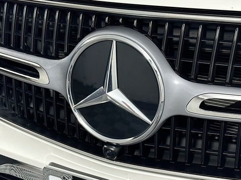 Used 2024 Mercedes-Benz GLC 300 image 15