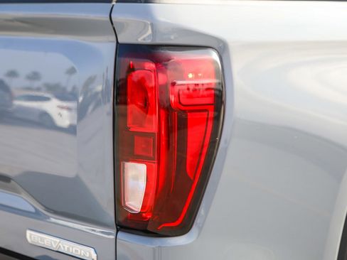 Used 2024 GMC Sierra 1500 Elevation image 9
