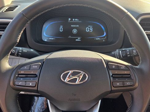 Used 2025 Hyundai Venue SEL image 23
