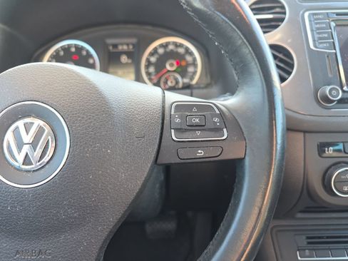 Used 2016 Volkswagen Tiguan SEL AWD/4WD image 28