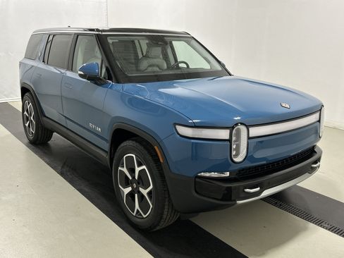 Used 2024 Rivian R1S Adventure AWD/4WD image 7