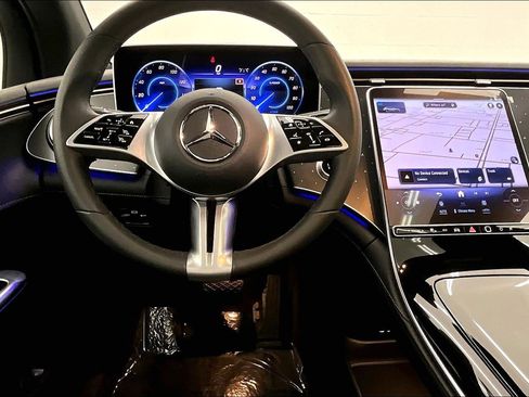 Used 2026 Mercedes-Benz EQE 320+ SUV image 4