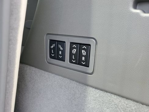 Used 2025 Cadillac XT6 Premium Luxury w/ LPO, Floor Liner Package AWD/4WD image 29