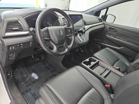 Certified 2024 Honda Odyssey Sport image 17