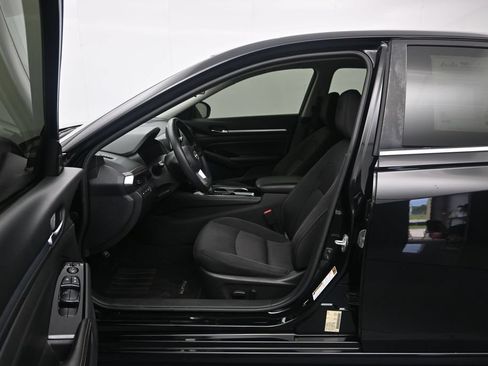 Used 2023 Nissan Altima 2.5 SV FWD image 20
