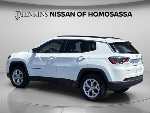 Used 2024 Jeep Compass Latitude AWD/4WD image 11