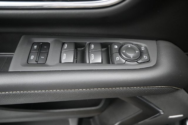 Used 2023 GMC Yukon XL SLT w/ SLT Premium Package RWD image 9