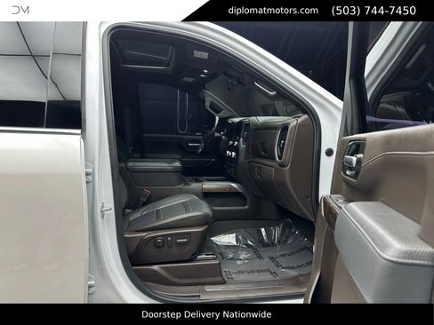 Used 2020 GMC Sierra 3500 Denali w/ Denali Ultimate Package image 21