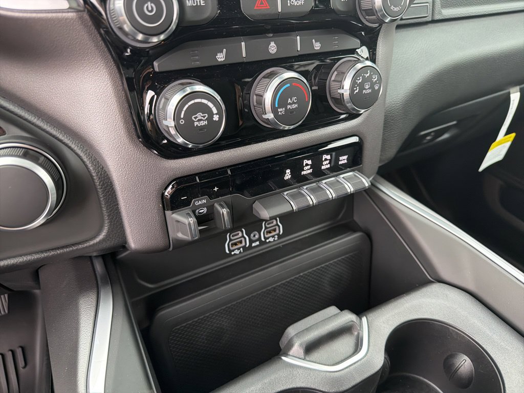 New 2026 RAM 1500 Big Horn AWD/4WD image 32
