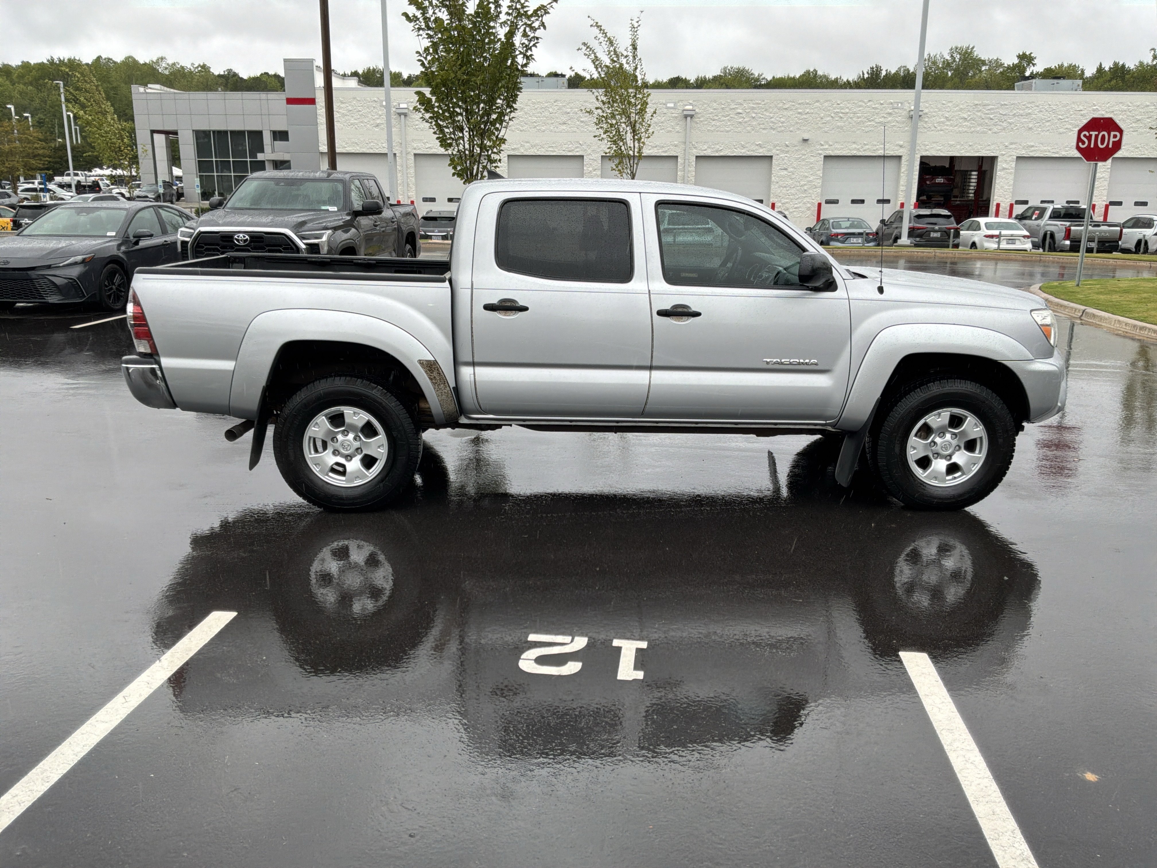Used 2012 Toyota Tacoma PreRunner w/ SR5 Pkg RWD image 11