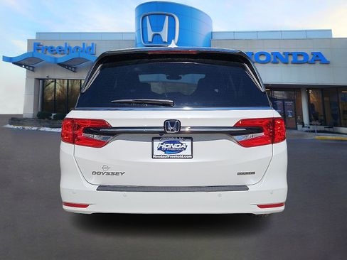 Used 2023 Honda Odyssey Touring image 5