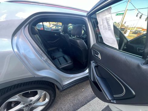Used 2018 Mercedes-Benz GLA 250 4MATIC image 18