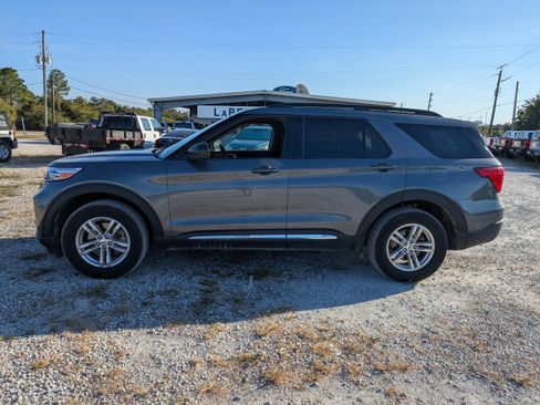 Certified 2022 Ford Explorer XLT image 7