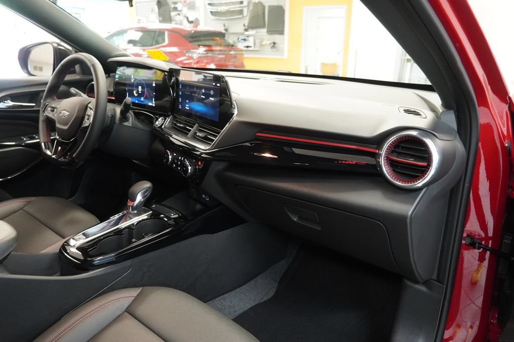 Used 2026 Chevrolet Trax RS w/ Driver Confidence Package FWD image 34