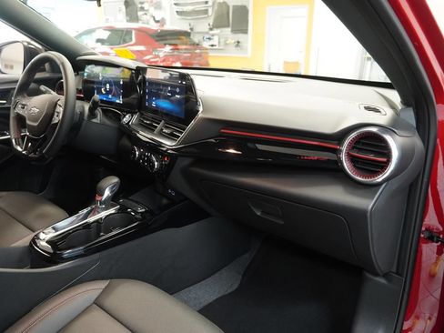 Used 2026 Chevrolet Trax RS w/ Driver Confidence Package FWD image 34