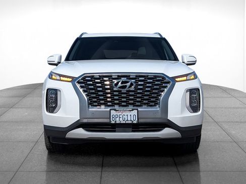 Used 2020 Hyundai Palisade SEL w/ Premium Package FWD image 2