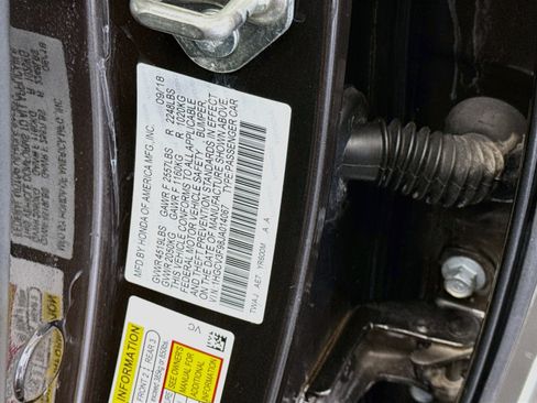 Used 2018 Honda Accord Touring image 12