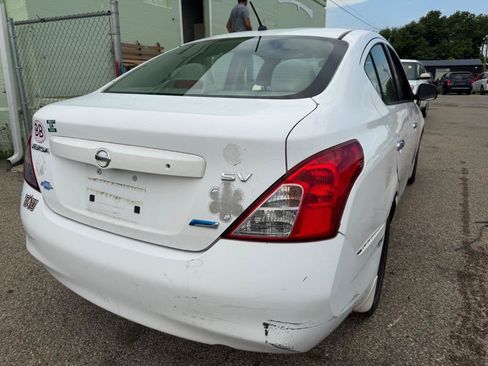 Used 2012 Nissan Versa SV FWD image 7