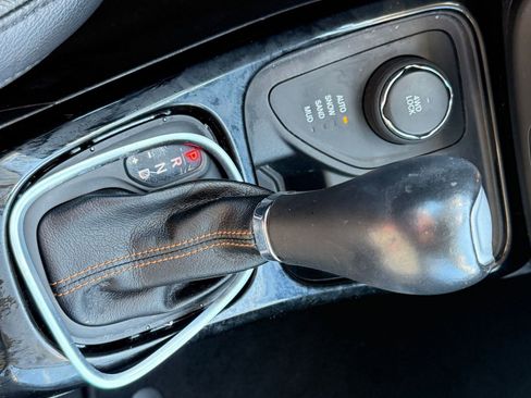 Used 2018 Jeep Compass Limited w/ Navigation Group image 17