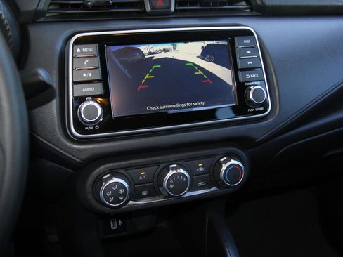 Used 2025 Nissan Versa S w/ Trunk Package image 18