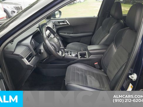 Used 2024 Mitsubishi Outlander SE AWD/4WD image 6