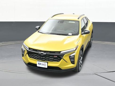 Used 2024 Chevrolet Trax RS w/ Driver Confidence Package image 64