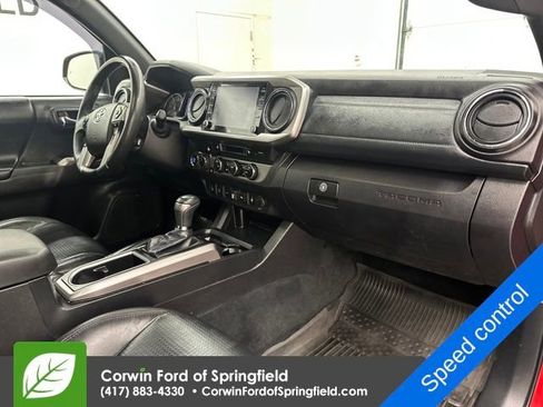 Used 2022 Toyota Tacoma Limited image 10