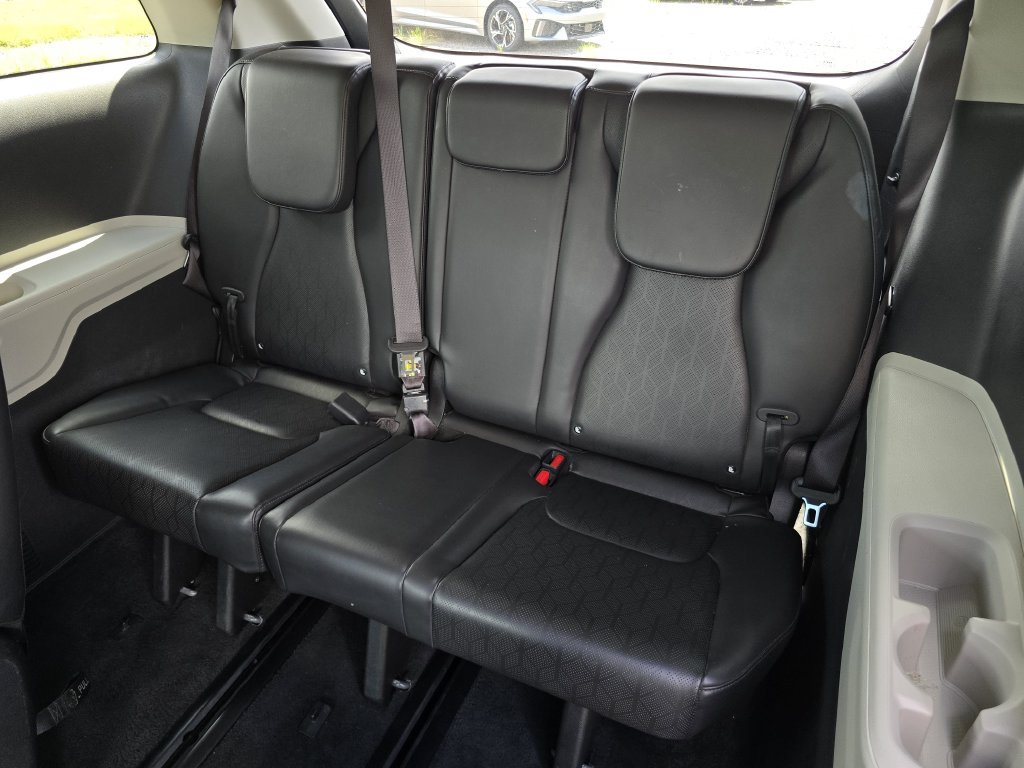 Certified 2022 Kia Carnival LX FWD image 15