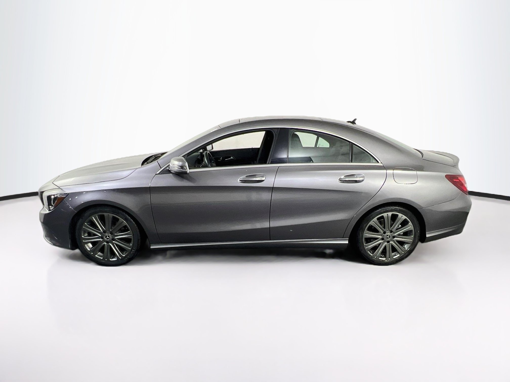 Used 2019 Mercedes-Benz CLA 250 4MATIC image 8