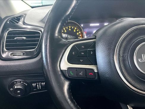 Used 2019 Jeep Compass Limited AWD/4WD image 10