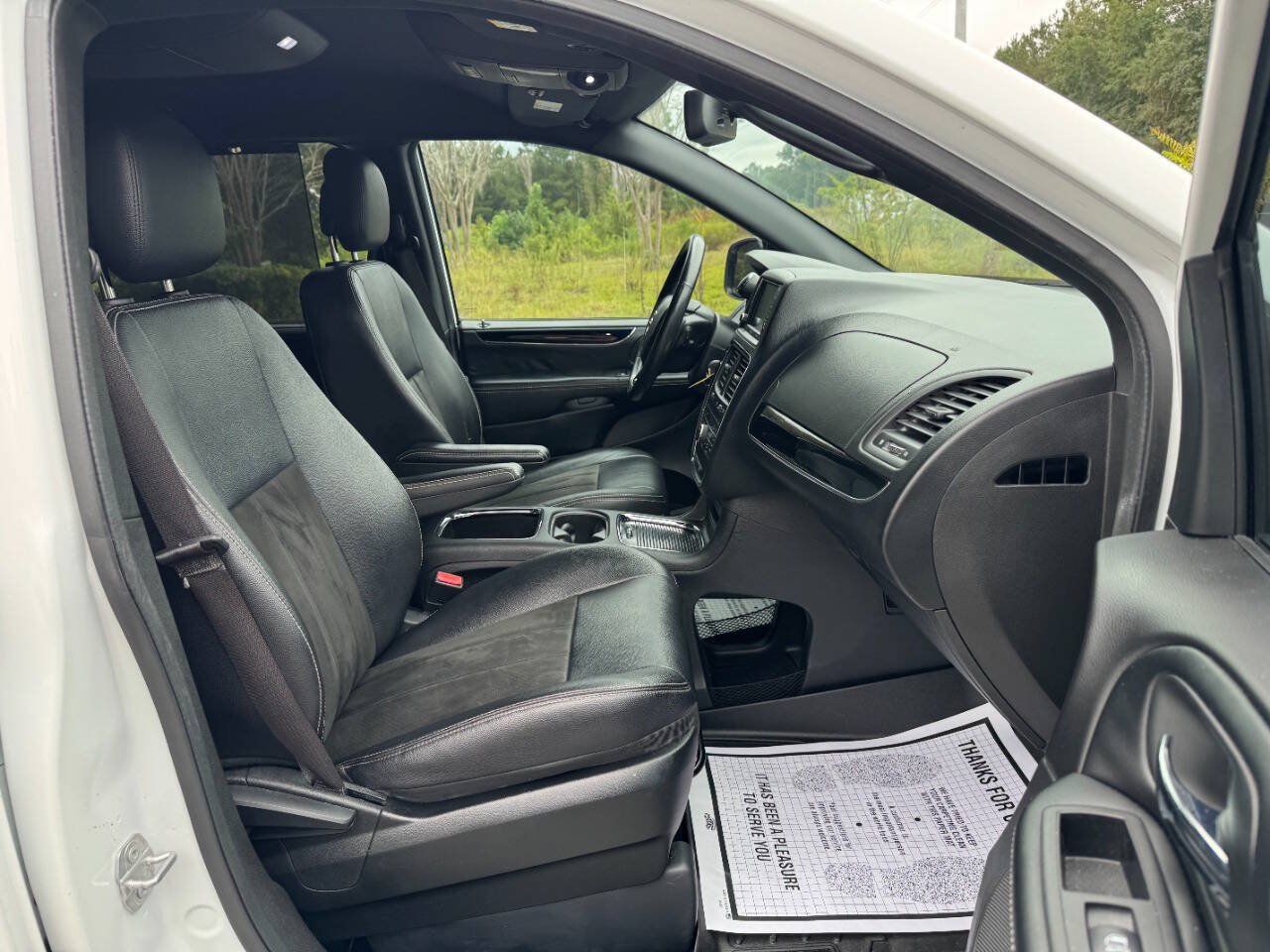 Used 2019 Dodge Grand Caravan SXT w/ Driver Convenience Group FWD image 17