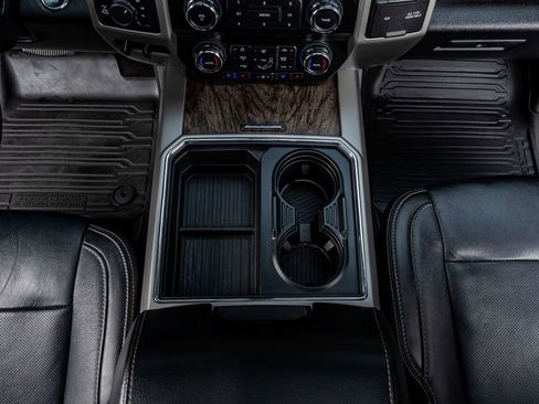 Used 2019 Ford F250 Lariat w/ Lariat Ultimate Package image 28