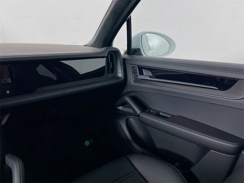 New 2026 Porsche Cayenne GTS image 26