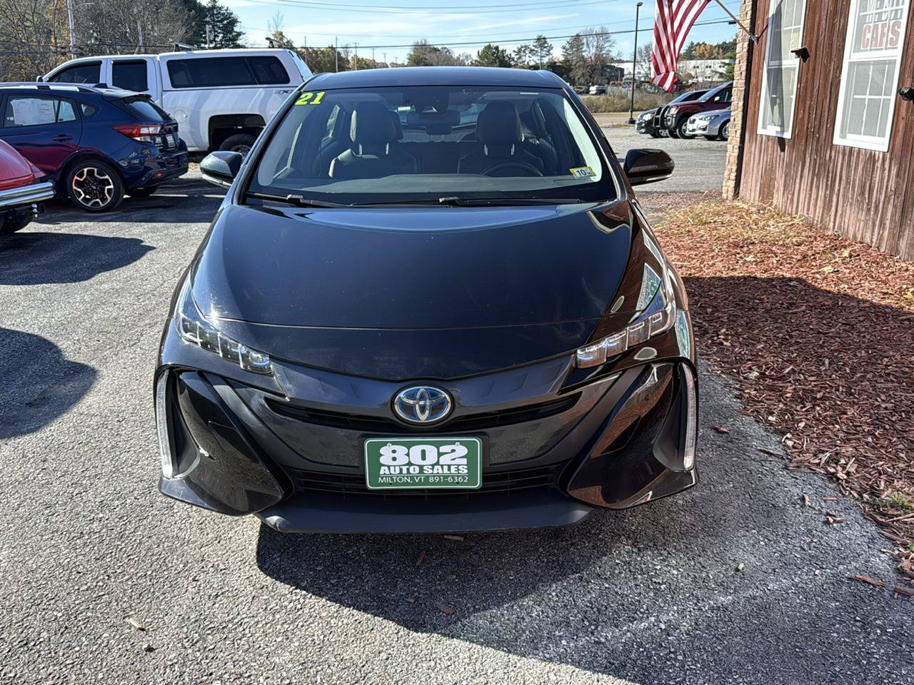 Used 2021 Toyota Prius Prime XLE FWD image 3