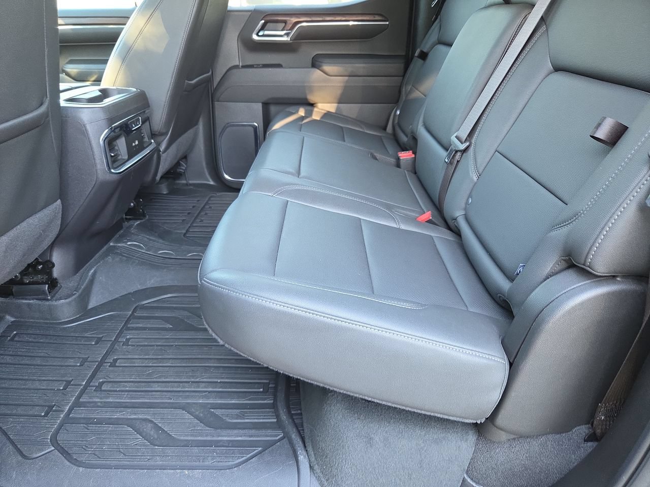 Used 2024 GMC Sierra 1500 SLT w/ SLT Premium Plus Package AWD/4WD image 26