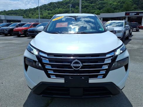 Certified 2024 Nissan Rogue SV AWD/4WD image 12