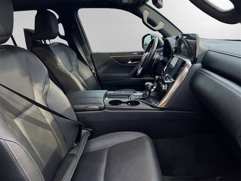 Used 2023 Lexus LX 600 4WD w/ Accessory Package (Z1) image 15