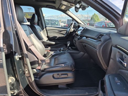 Used 2018 Honda Ridgeline Black Edition image 32