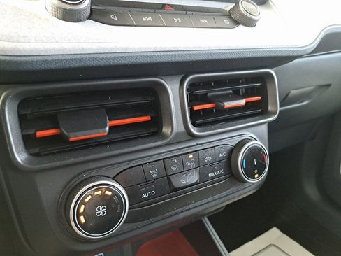 Certified 2024 Ford Maverick XLT image 12