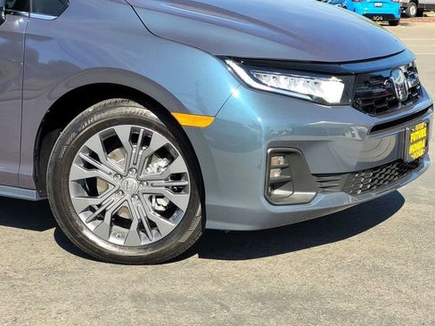 New 2026 Honda Odyssey Touring image 3