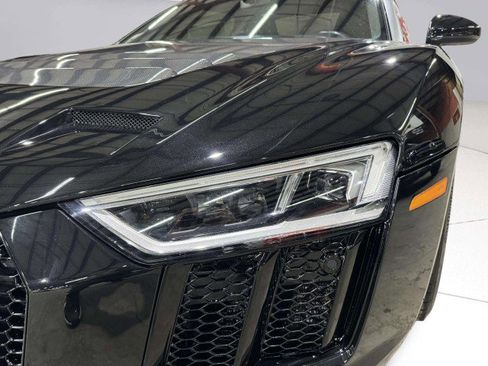 Used 2017 Audi R8 V10 w/ Carbon Exterior Package image 9