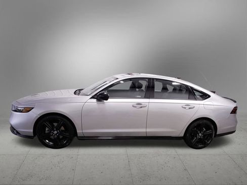 Used 2024 Honda Accord Sport image 2