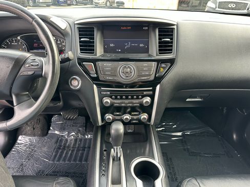 Used 2019 Nissan Pathfinder SV image 47